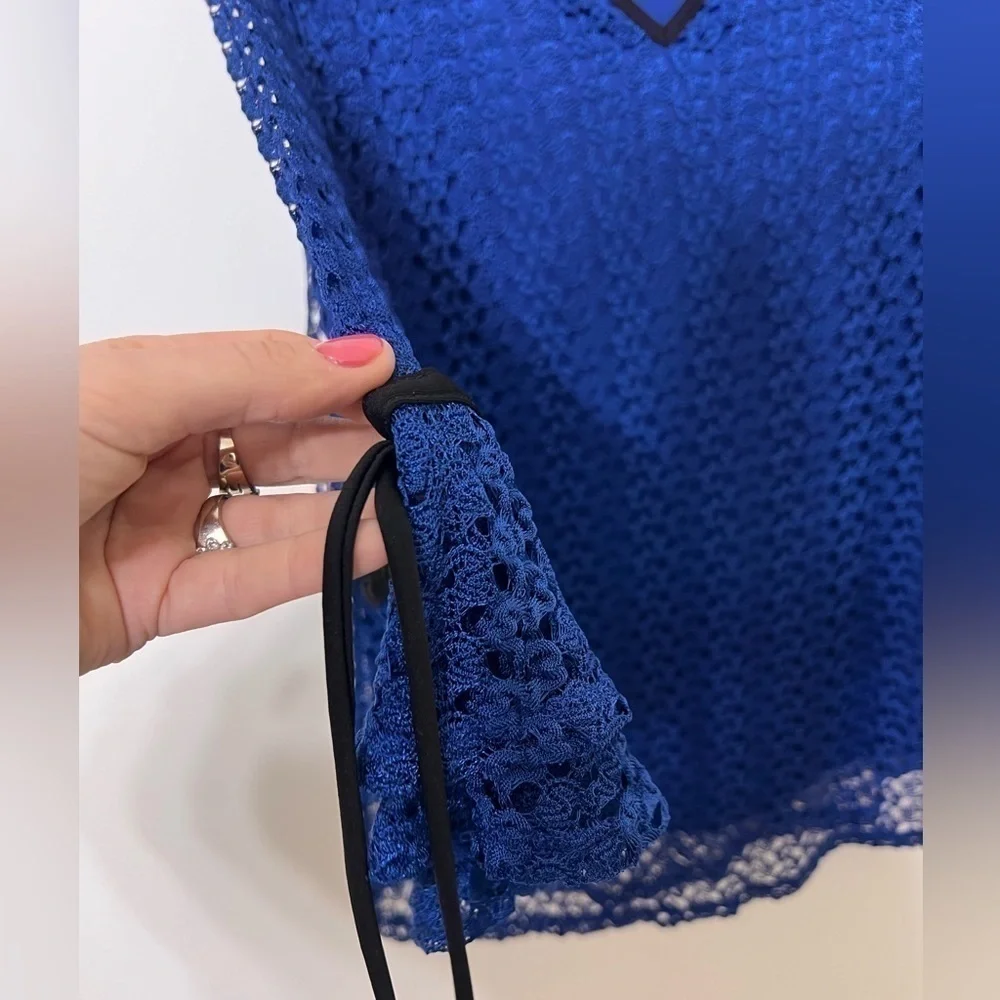 Onyx, lace top. Accepting offers. Size L